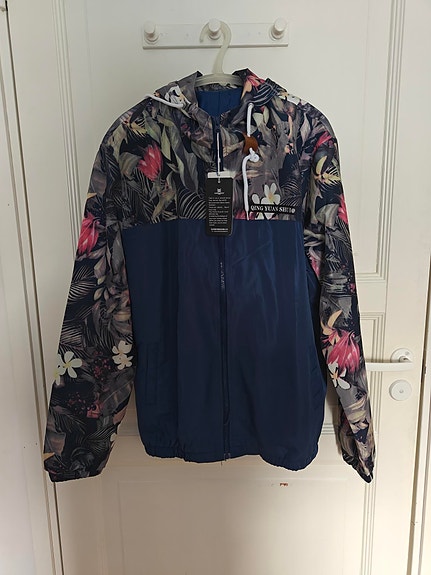 Product image 1 of 2