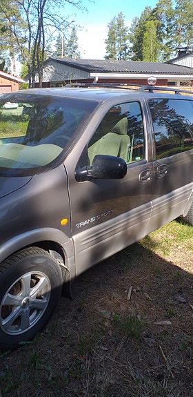 Kuljettaja + tila-auto