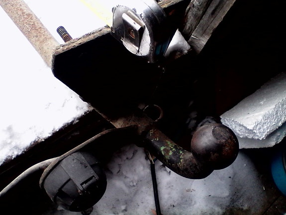 Henkilö auton vetokoukku esim. Opel