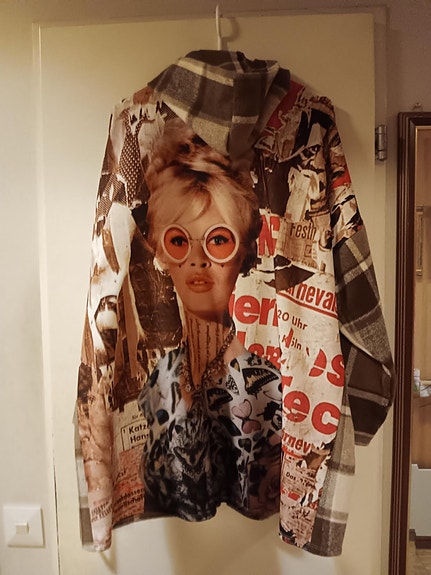 Product image 1 of 2