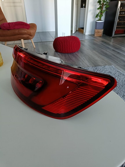 Audi A4/S4 B9 oikea takavalo
