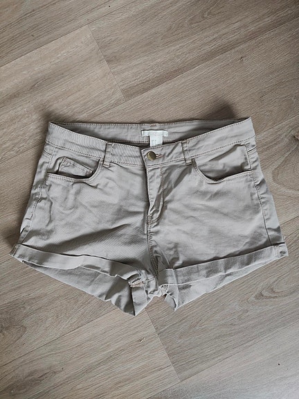 H&M shortsit