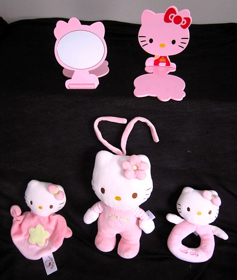 Hello Kitty pehmo,helistin ja peili