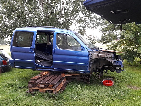 Citroen berlingo varaosia vm. 2006