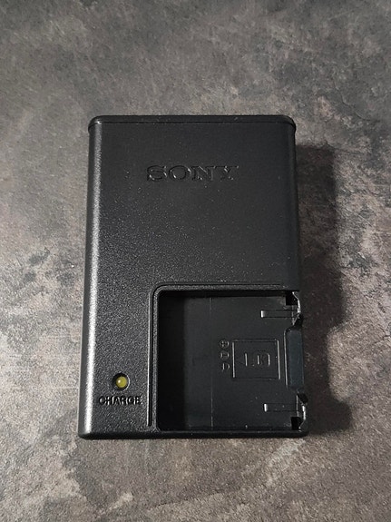 Sony BC-CSKA akkulaturi