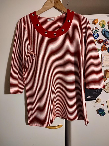 FinnWear plus punavalkoraidallinen paita koko M