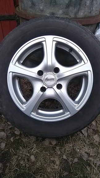 Advantin aluvanteet 15" 4X114.3 + Daytona 185/65/15 kesärenkaat