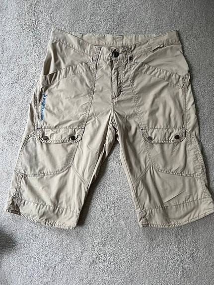 PEAK PERFORMANCE SHORTSIT