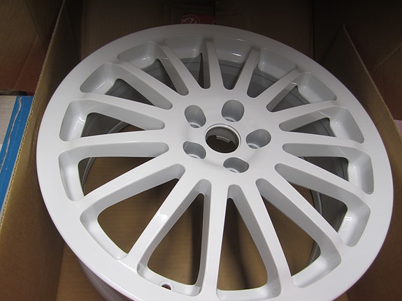 AlfaRomeo alumiinivanteet 17" Valkoiset