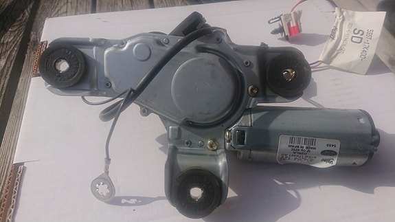 Takalasin pyyhkimen moottori Ford Ka -06