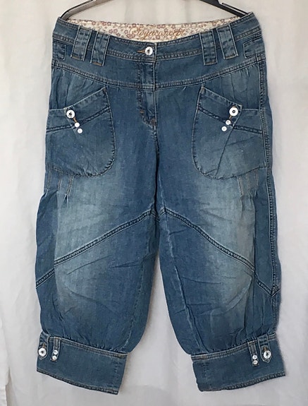 Soyaconcept siniset pitkät shortsit