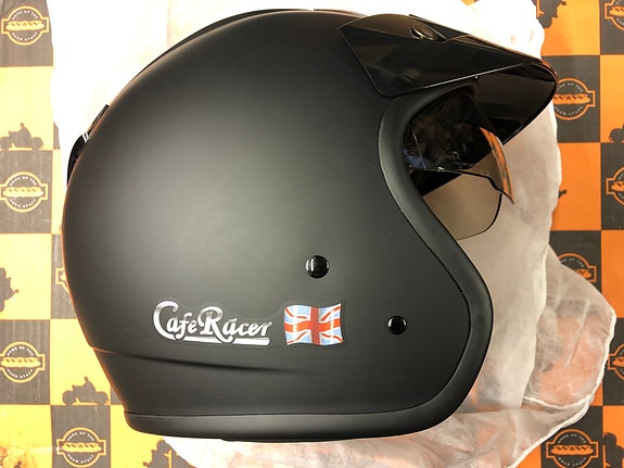 Cafe racer kypärä