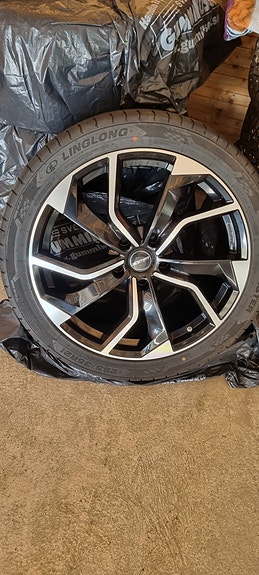 21" vanteet ja renkaat 5x130
