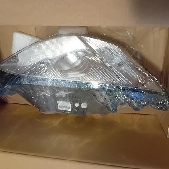 Mercedes-Benz S W221 oikea ajovaloumpio