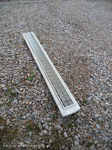 Loisteputki valaisimia