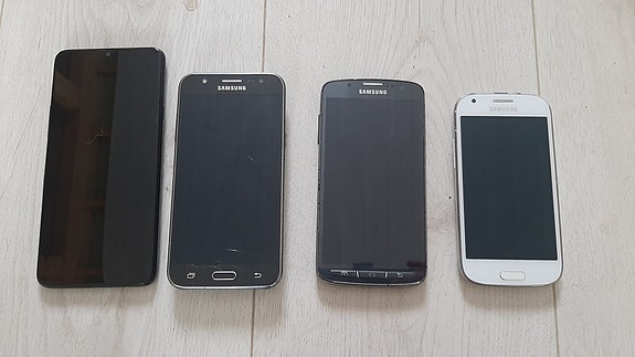 Samsung puhelimia