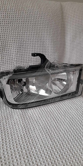 MB Axor 2 ajovalo oikea ja vasen