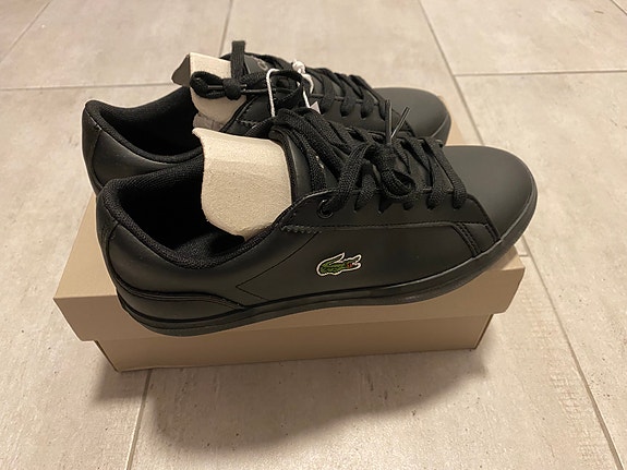 Lacoste kengät 35