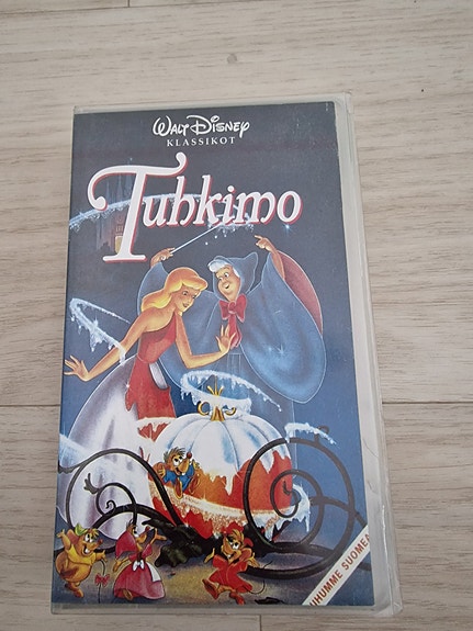 Tuhkimo VHS