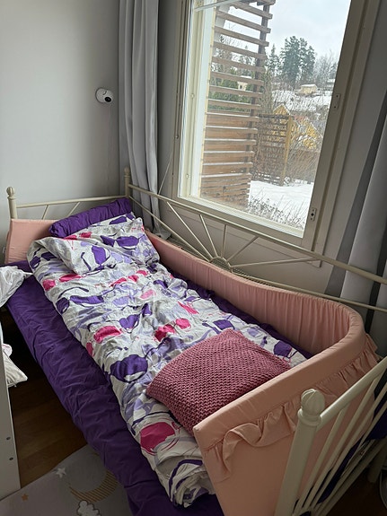 Metalli pari sänky