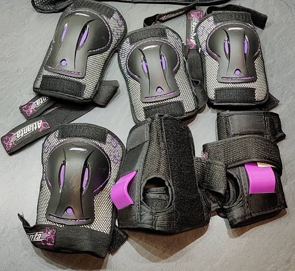 Product image 1 of 3