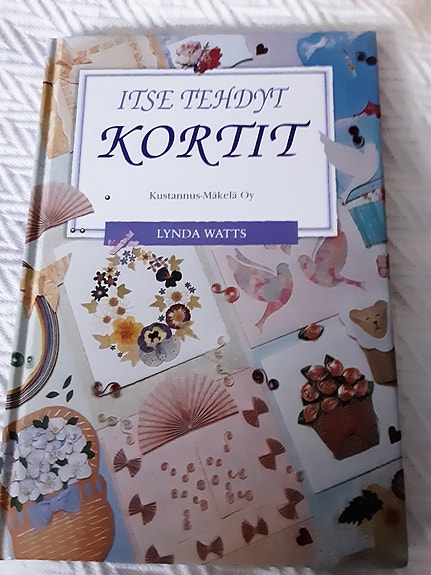 Itse tehdyt kortit kirja