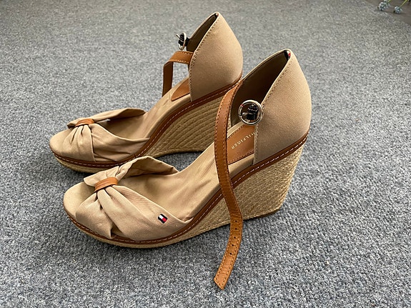 Tommy Hilfiger espadrillot, koko 40