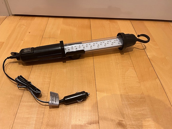 LED-valaisin 12 v magneettikiinnityksellä
