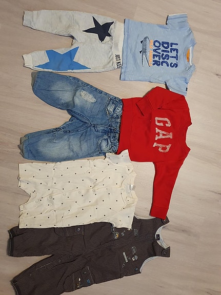 Poikien vaatepaketti 12-18 kk