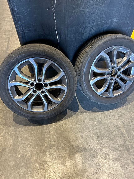 225/50R17 kesärenkaat alumiinivanteilla