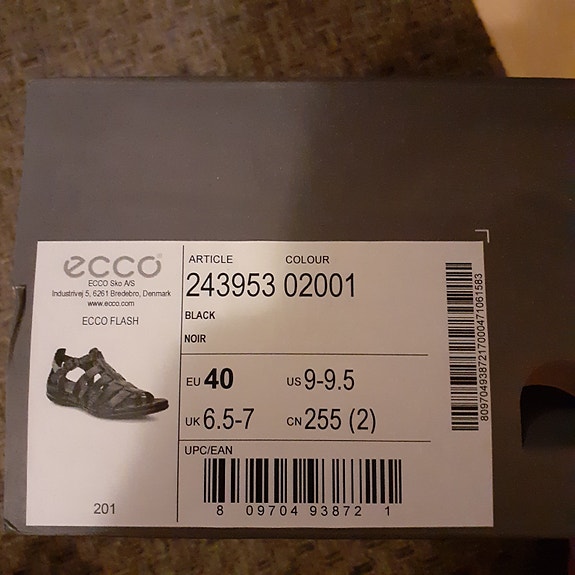 Ecco-sandaalit