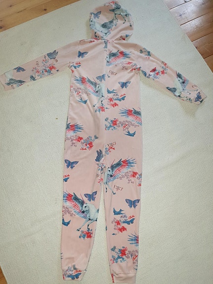 Velour jumpsuit 134 pehmoinen