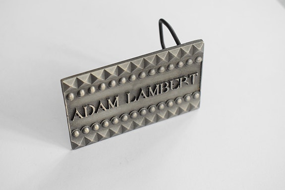 Adam Lambert vyönsolki ym.
