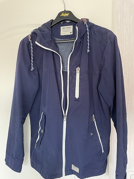 Hupullinen takki