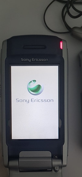 Sony Ericsson P900 plus tarvikkeet