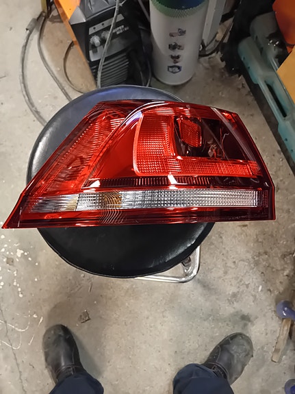 Vw Golf mk7 uusi käytttämätön takavalo 5G9945095D.