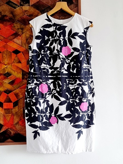 MARIMEKKO Ruusupuu mekko (+ huivi)