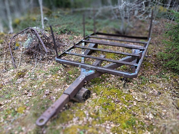Jykevä juontoreki esim. traktorin tai mönkijän perään
