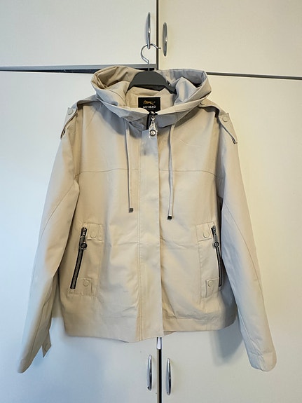 Naisten tuulitakki 46/M-L