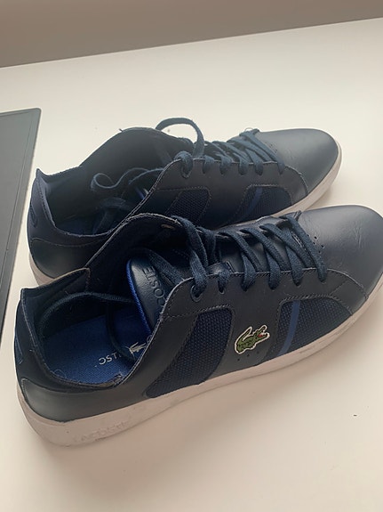 Vähänkäytetyt Lacoste tennarit