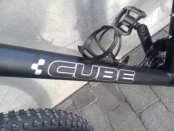 Maastopyörä cube 29"