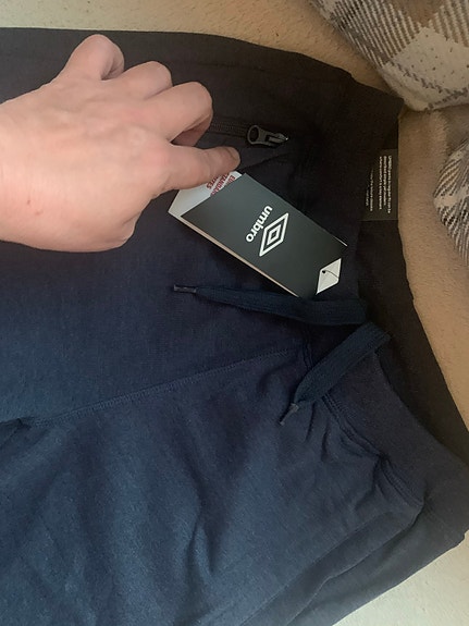 Uudet collegeshortsit Umbro 152