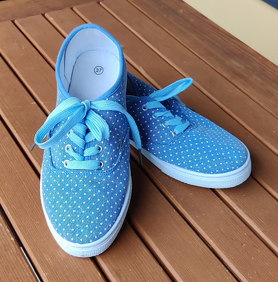 🩵 BABY BLUE 37 tennarit valkoisilla palloilla - vaaleansiniset vaaleansininen