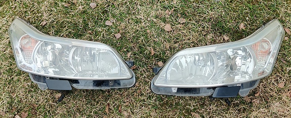 Citroen C4 2007 alkuperiset ajovaloumpiot.