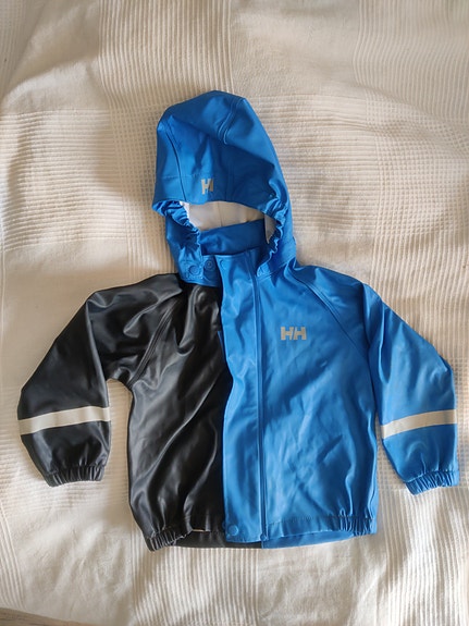 Lasten sadetakki Helly Hansen koko 98
