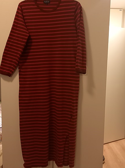 Naisten mekko/oloasu Ristomatti Ratia koko S