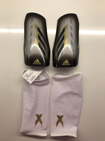 Adidas säärisuojat