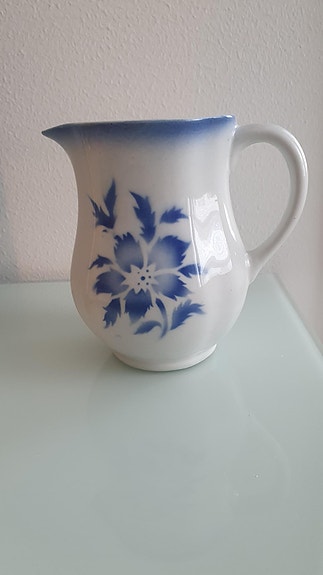 Arabian vanha Aster- maitokannu