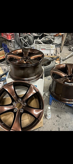 Myydään 20" 5x120 Borbet vanteet.