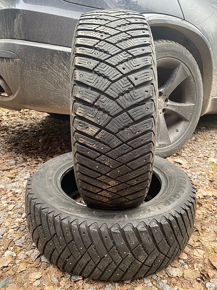 2kpl Goodyear UltraGrip 195/65-15